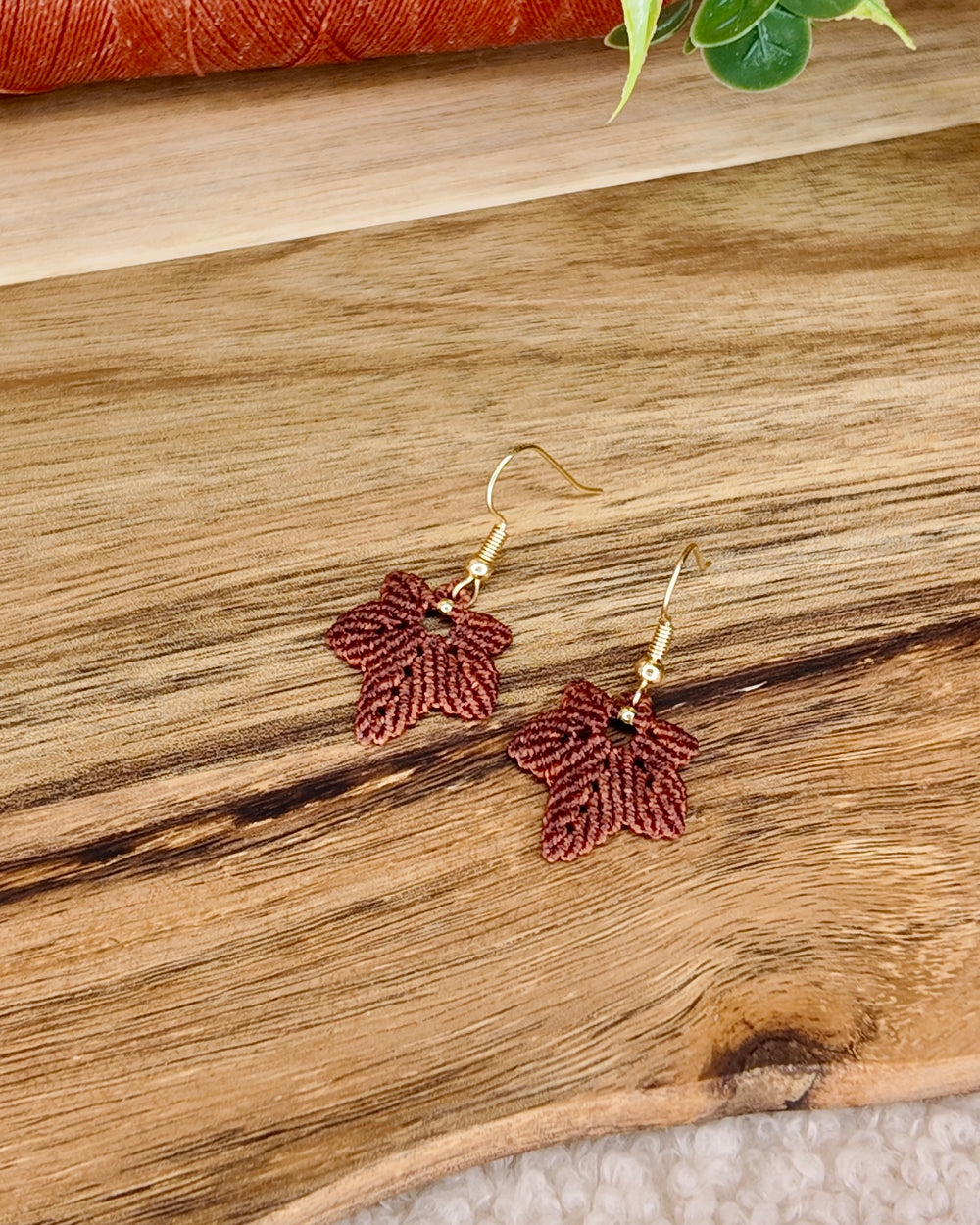 Boucles d'oreilles - Érable - Micro-macramé