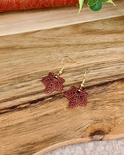 Boucles d'oreilles - Érable - Micro-macramé