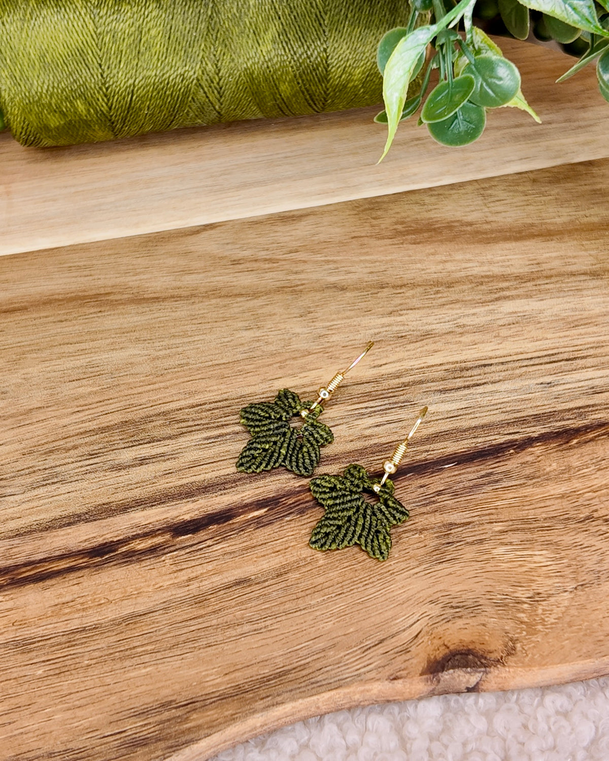 Boucles d'oreilles - Érable - Micro-macramé