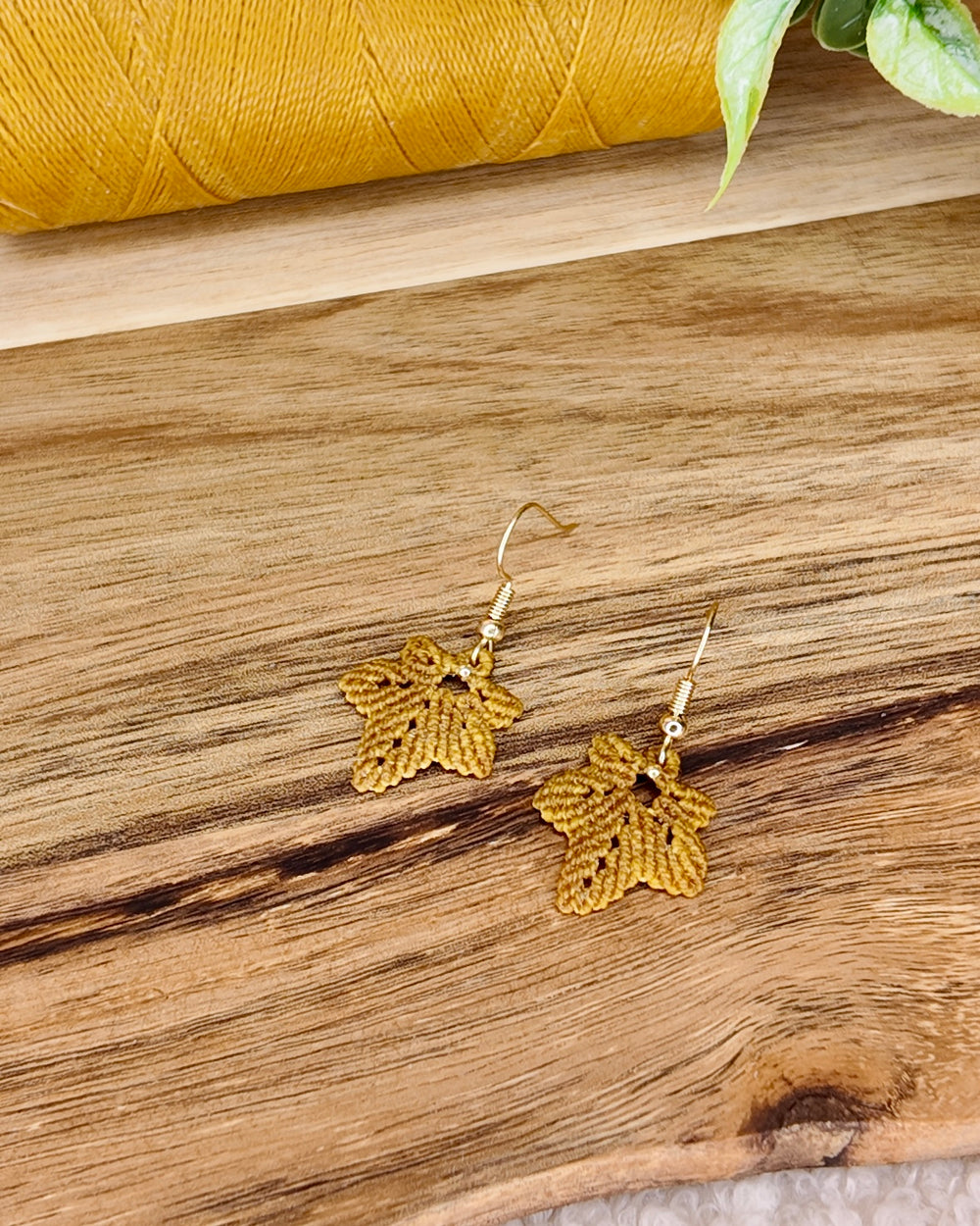 Boucles d'oreilles - Érable - Micro-macramé