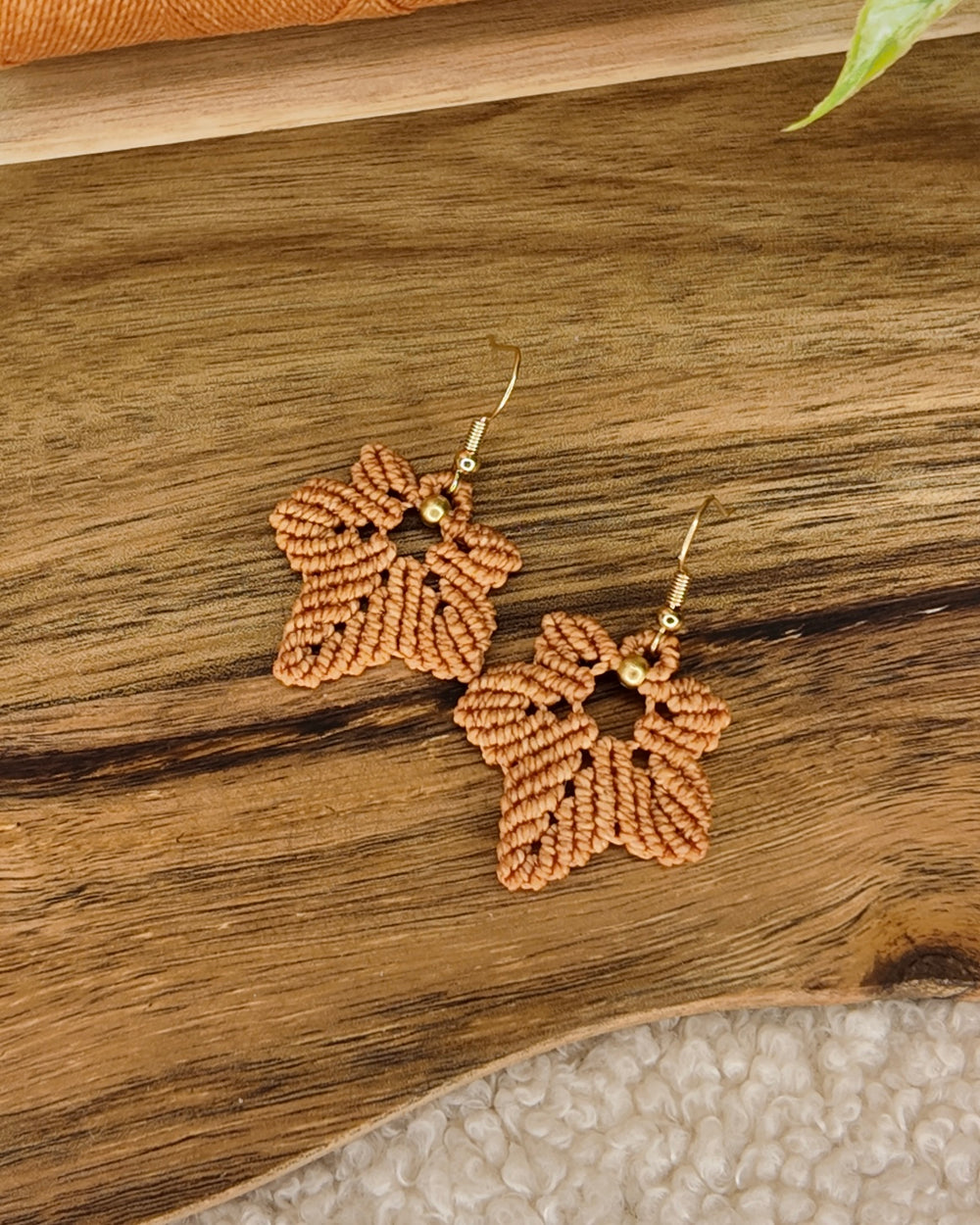 Boucles d'oreilles - Érable - Micro-macramé